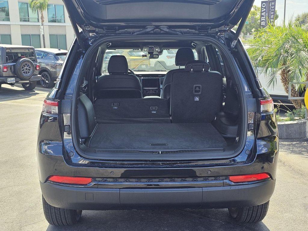 new 2025 Jeep Grand Cherokee car, priced at $34,980