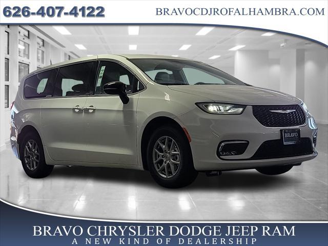 new 2025 Chrysler Pacifica car, priced at $41,995
