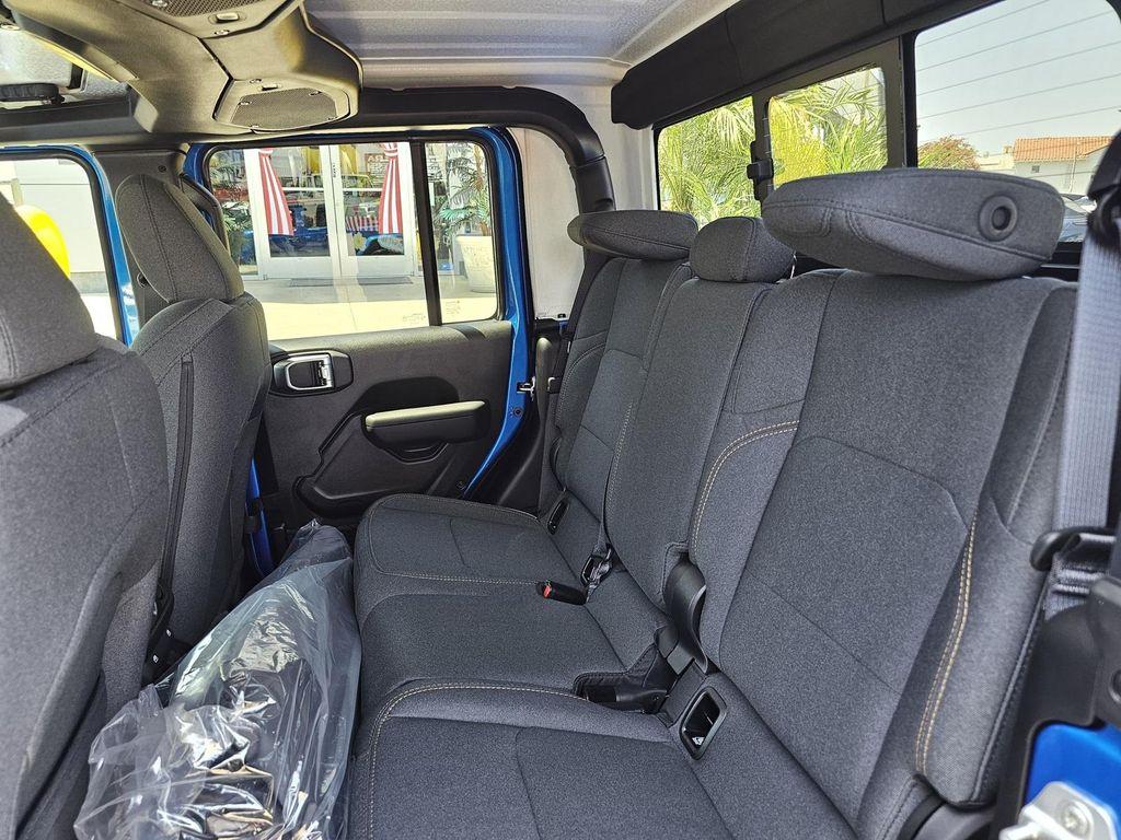 new 2025 Jeep Gladiator car, priced at $36,995