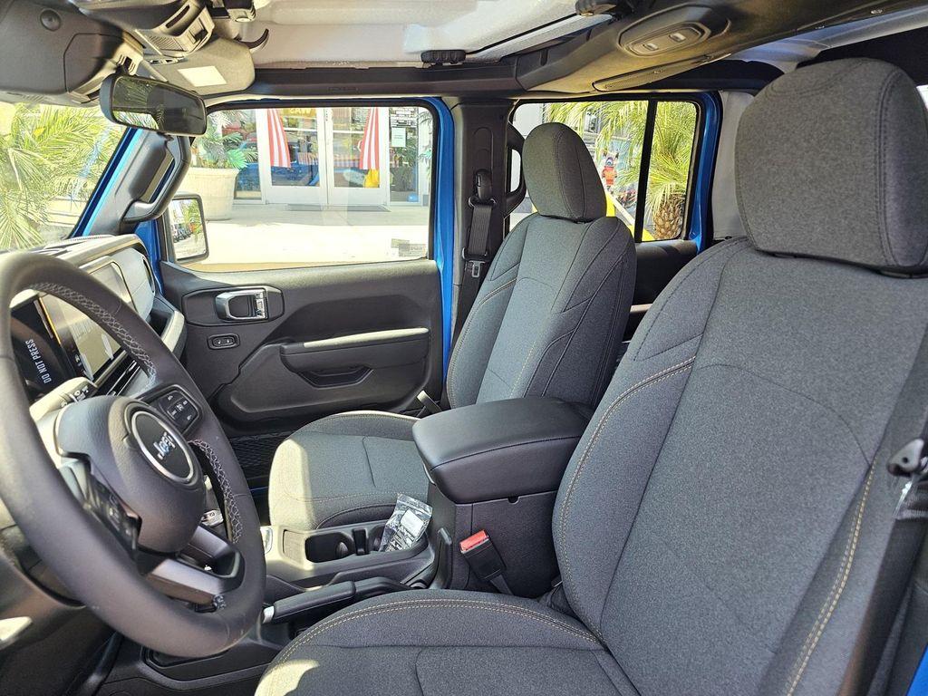 new 2025 Jeep Gladiator car, priced at $36,995