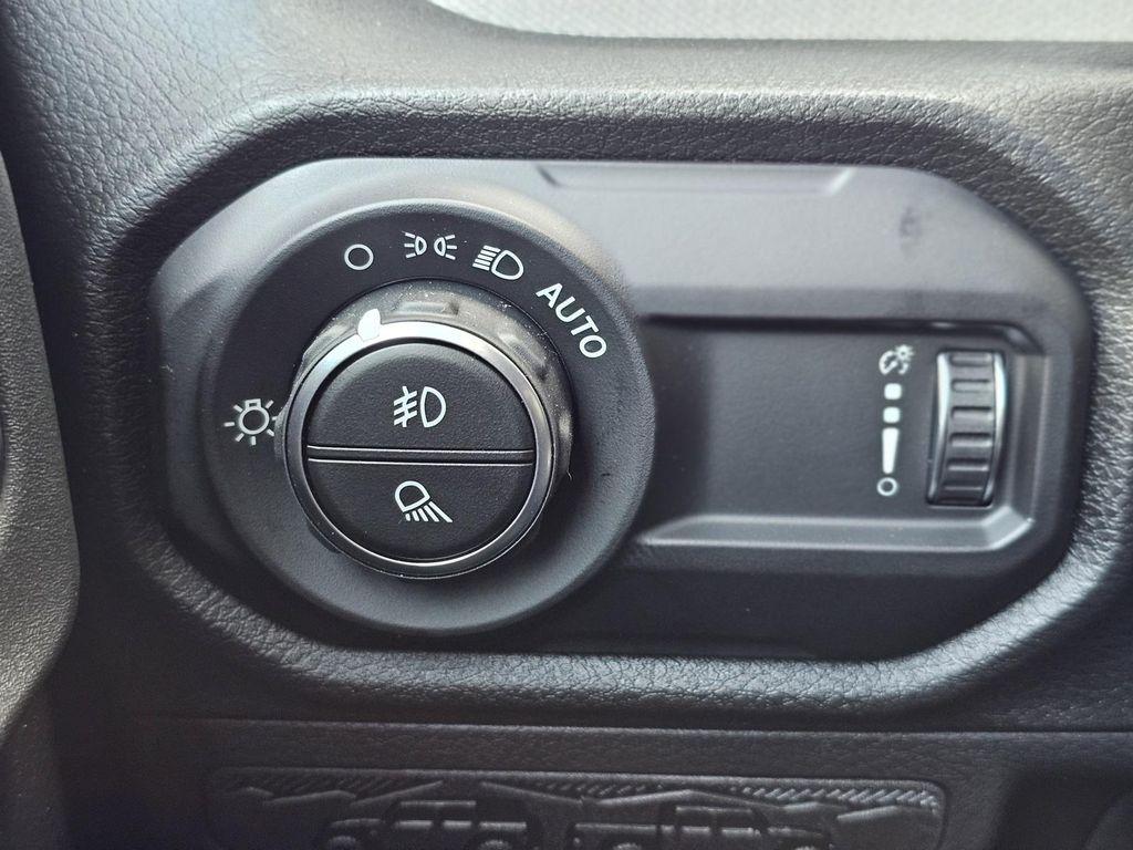 new 2025 Jeep Gladiator car, priced at $36,995