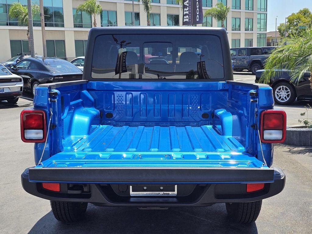 new 2025 Jeep Gladiator car, priced at $36,995