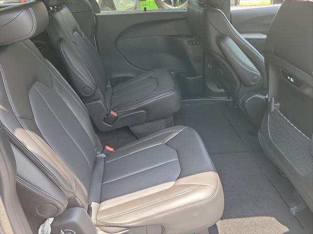 new 2025 Chrysler Pacifica car, priced at $41,752
