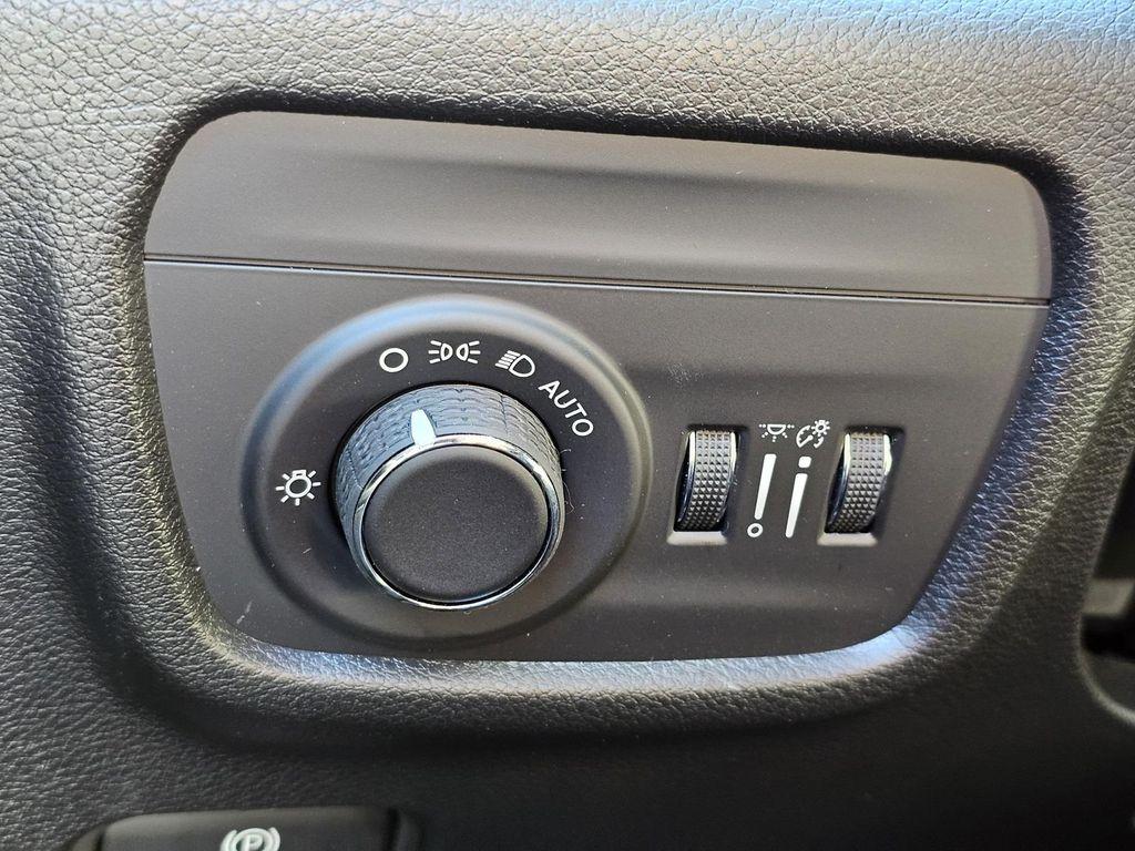 new 2025 Jeep Grand Cherokee L car, priced at $31,895