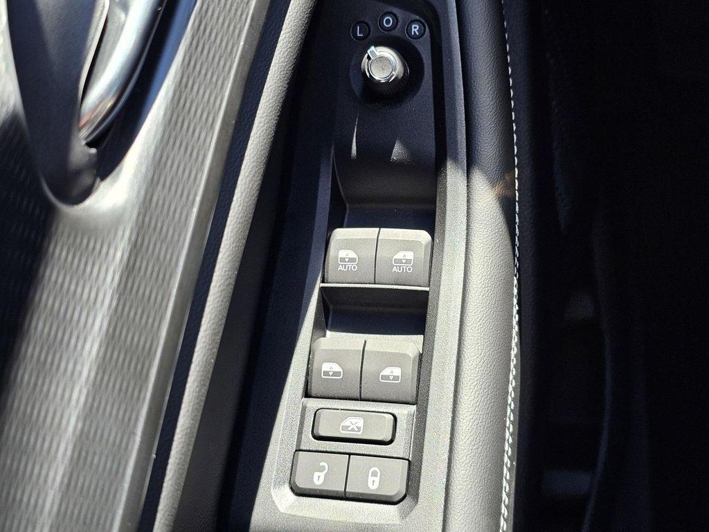 new 2025 Jeep Grand Cherokee L car, priced at $31,895