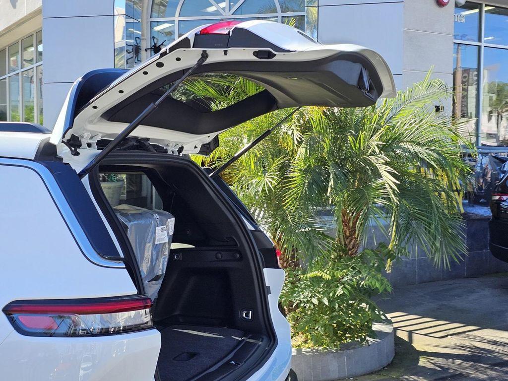 new 2025 Jeep Grand Cherokee L car, priced at $31,895