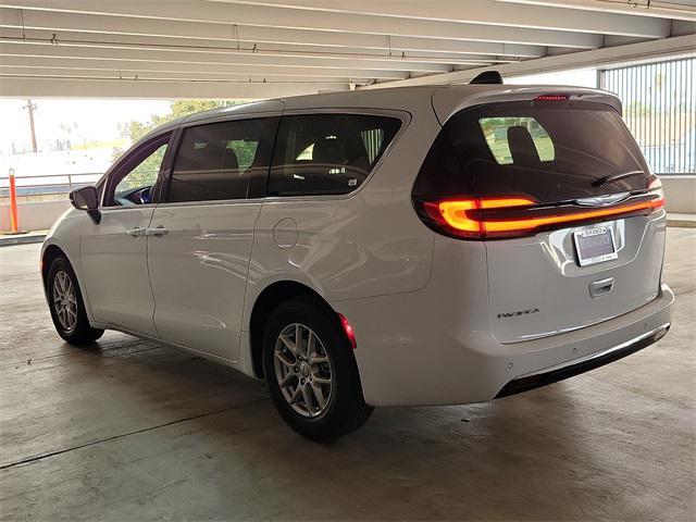 new 2024 Chrysler Pacifica car, priced at $35,995