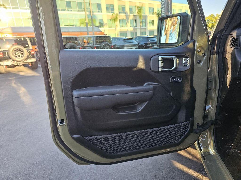 new 2025 Jeep Wrangler car, priced at $41,680