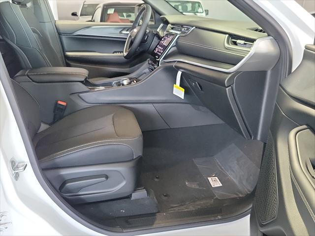 new 2025 Jeep Grand Cherokee car, priced at $30,795