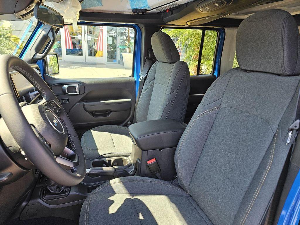 new 2025 Jeep Wrangler car, priced at $41,680
