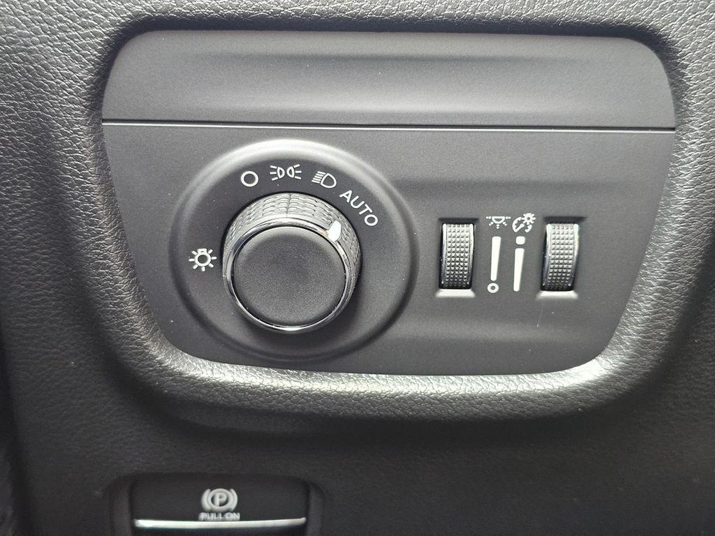 new 2025 Jeep Grand Cherokee L car, priced at $35,875