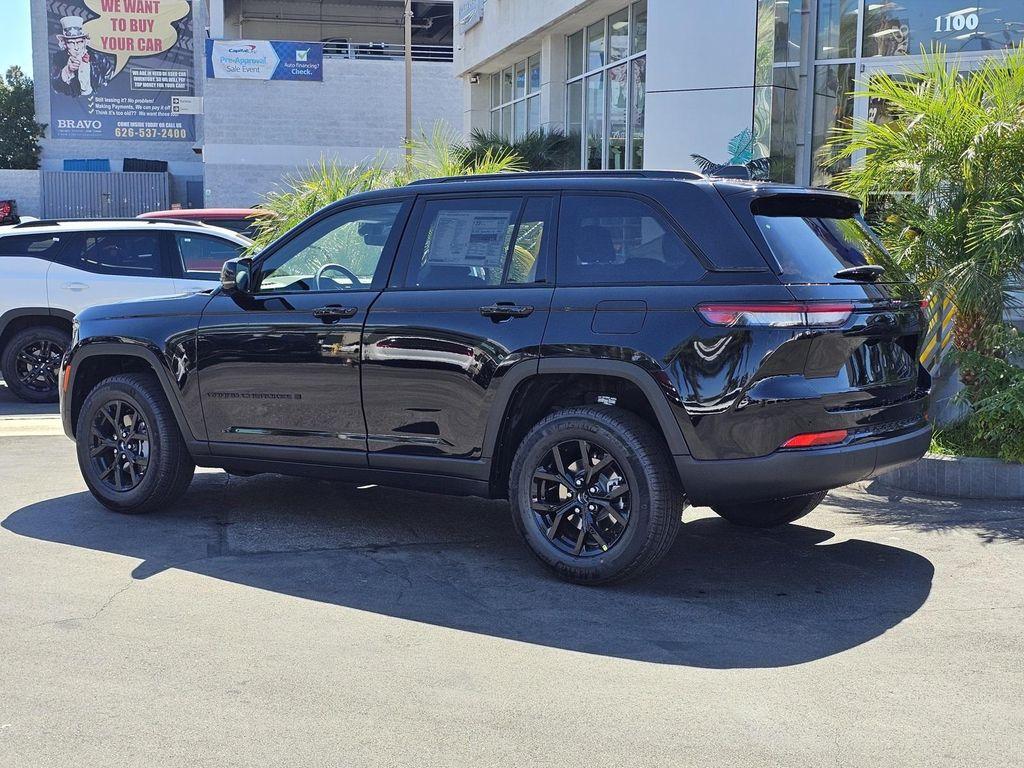 new 2025 Jeep Grand Cherokee car, priced at $35,995