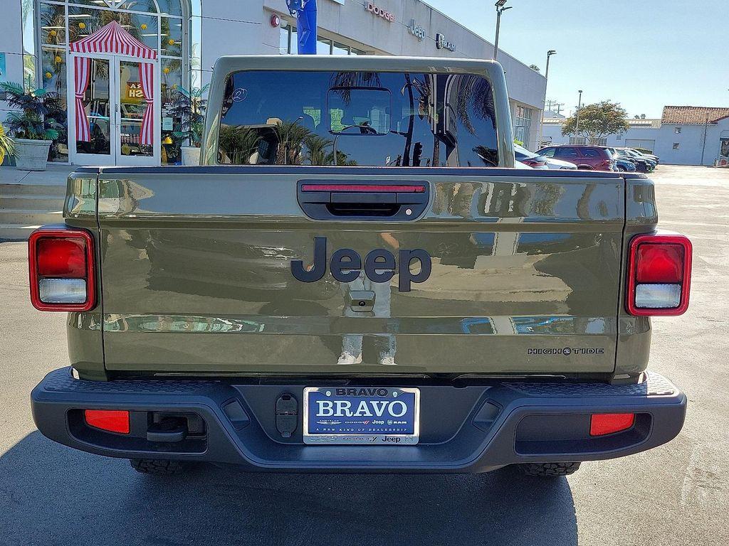 new 2025 Jeep Gladiator car, priced at $38,799