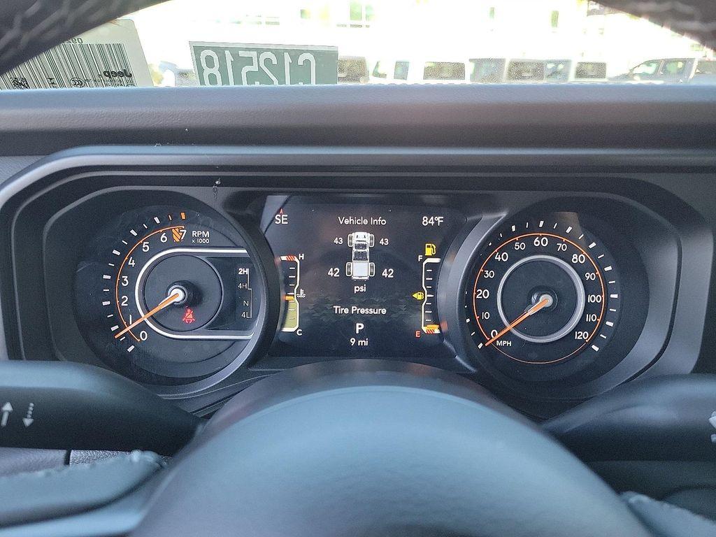 new 2025 Jeep Gladiator car, priced at $38,799