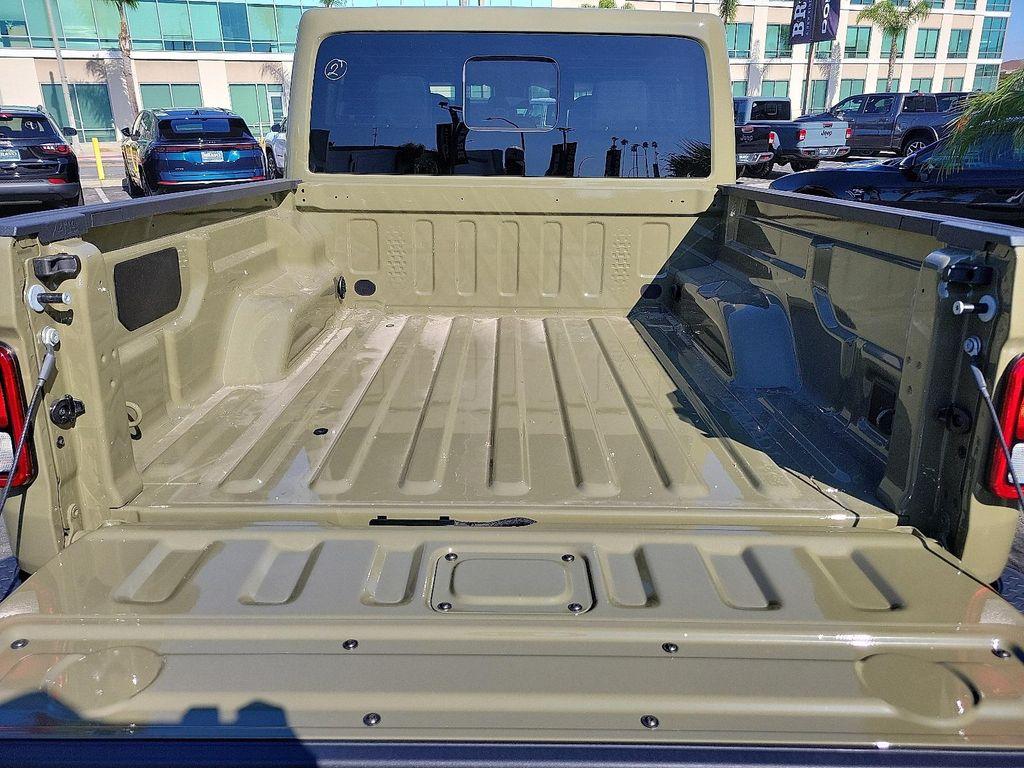 new 2025 Jeep Gladiator car, priced at $38,799