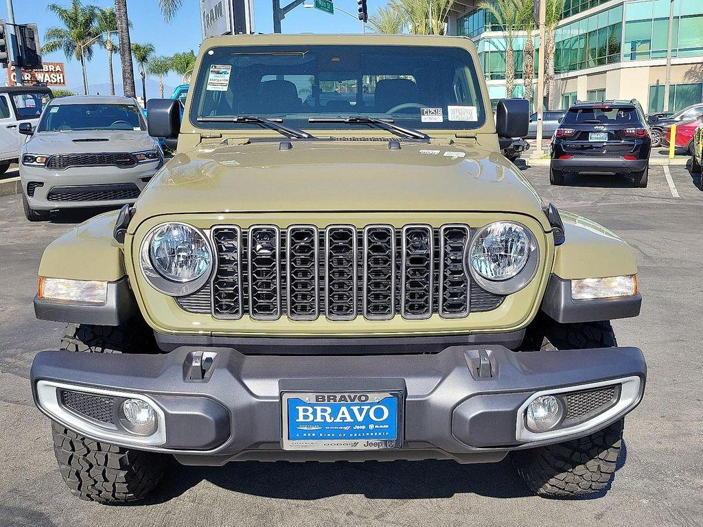 new 2025 Jeep Gladiator car, priced at $38,799