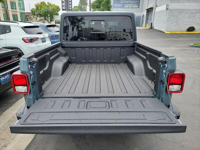 new 2025 Jeep Gladiator car, priced at $43,563
