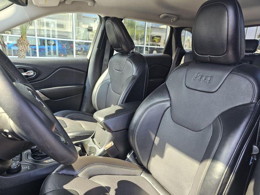 used 2022 Jeep Cherokee car, priced at $22,971