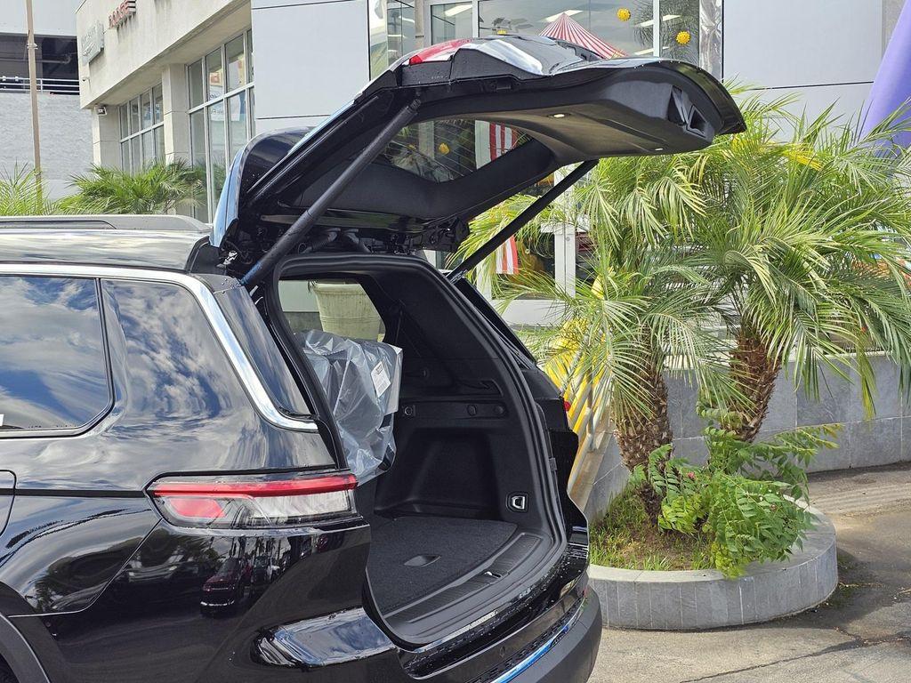 new 2025 Jeep Grand Cherokee L car, priced at $43,360
