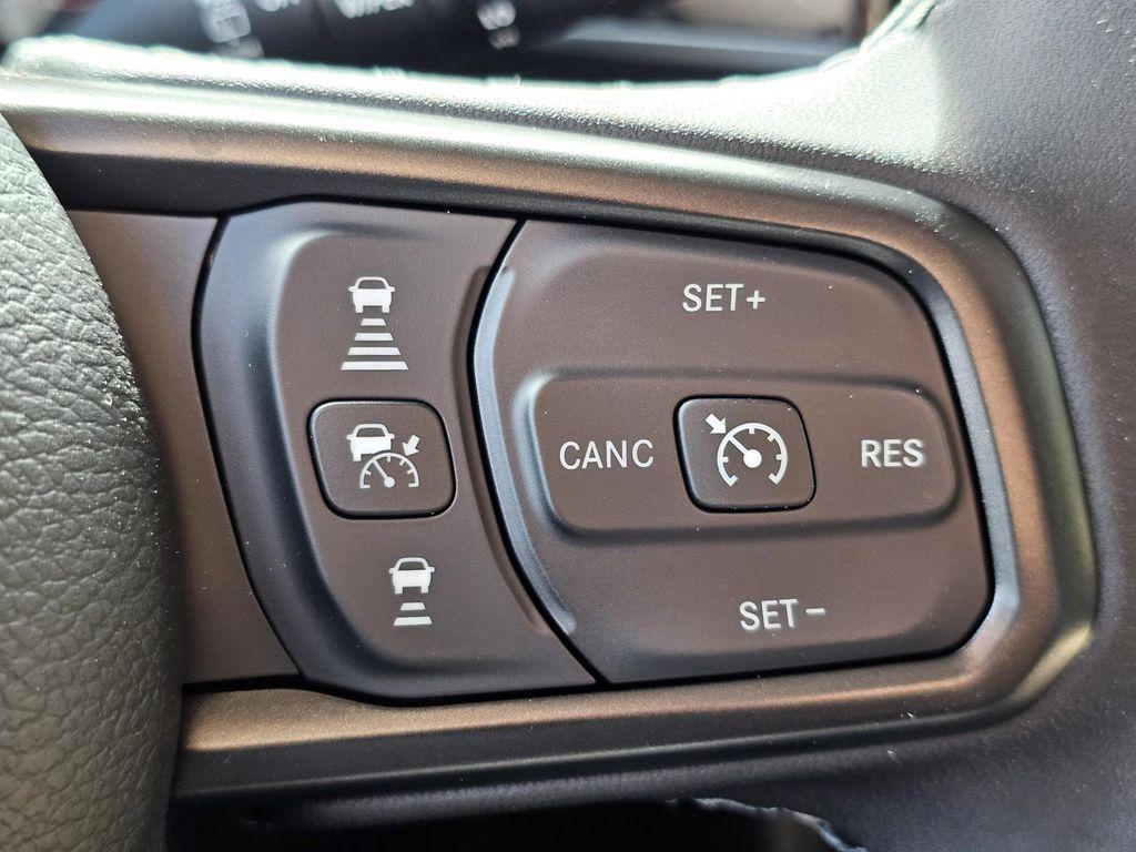 new 2025 Jeep Wrangler car, priced at $41,680