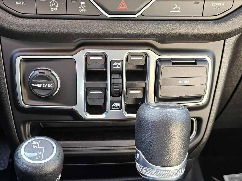 new 2025 Jeep Wrangler car, priced at $41,680