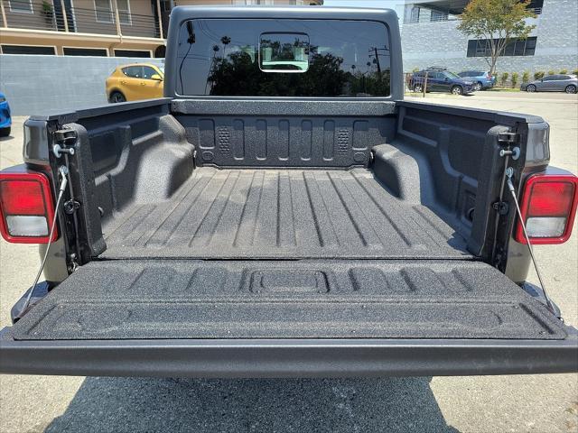 new 2025 Jeep Gladiator car, priced at $43,563