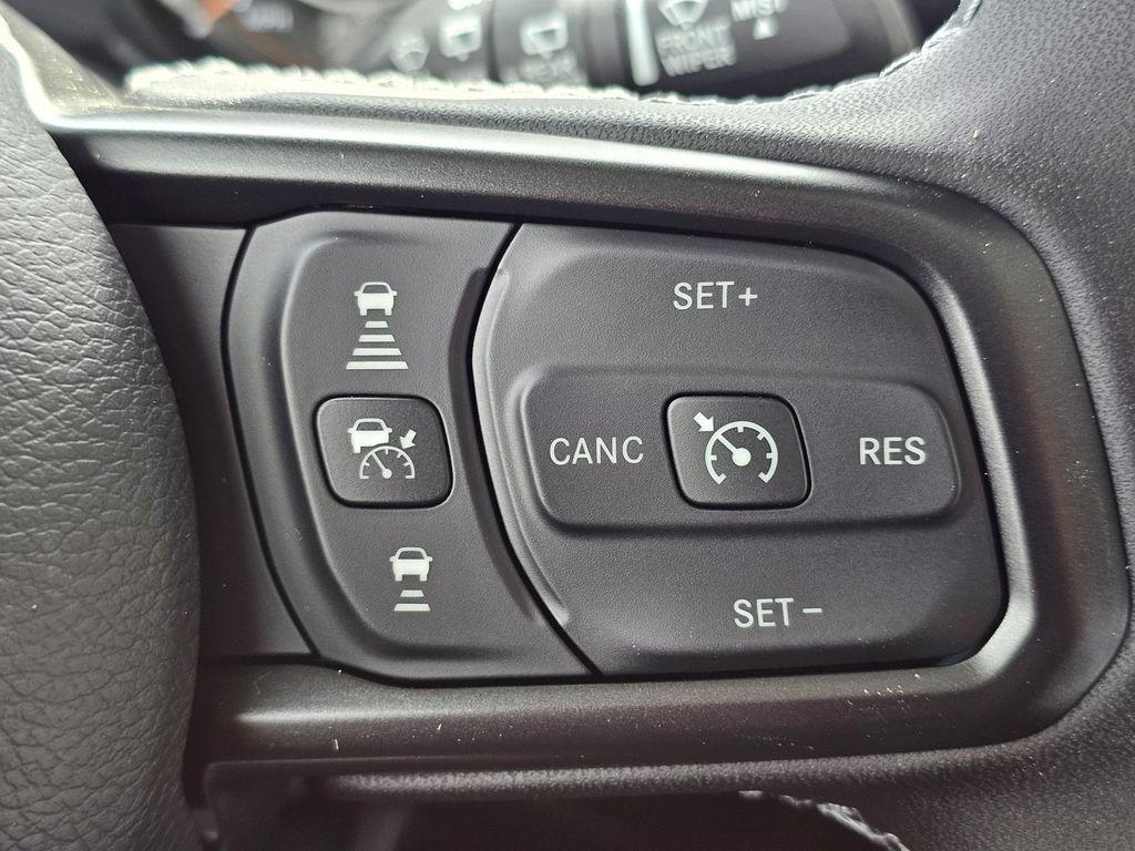 new 2025 Jeep Wrangler car, priced at $41,680