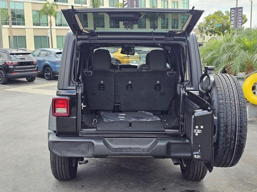 new 2025 Jeep Wrangler car, priced at $41,680