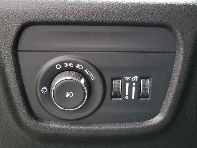 new 2025 Jeep Grand Cherokee car, priced at $39,995