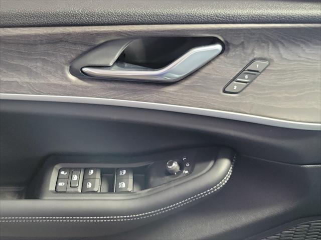 new 2025 Jeep Grand Cherokee car, priced at $39,995