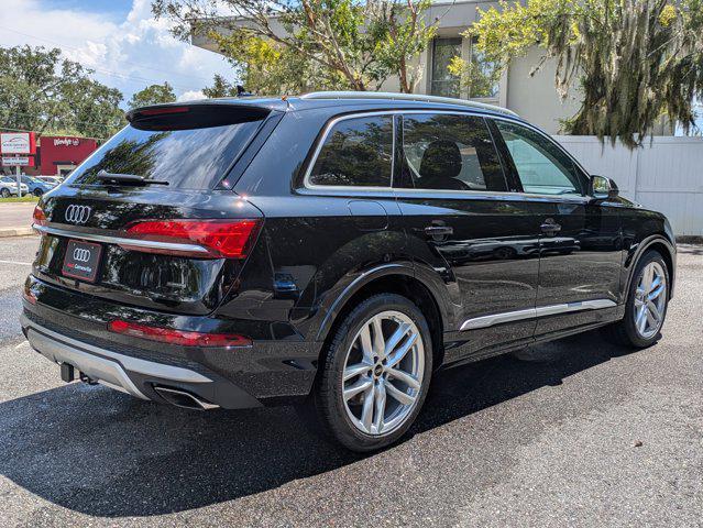 new 2025 Audi Q7 car, priced at $77,080