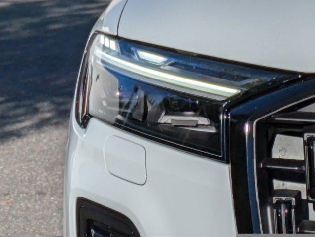 new 2025 Audi Q7 car, priced at $77,750