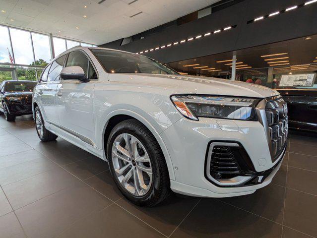 new 2025 Audi Q7 car, priced at $81,800