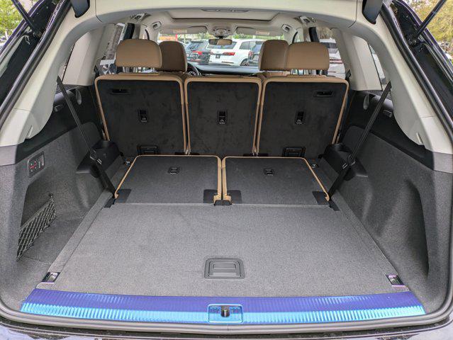 new 2025 Audi Q7 car, priced at $76,985