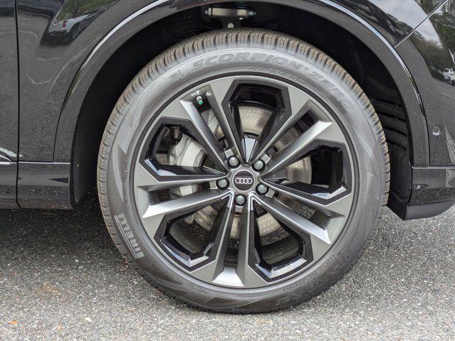new 2025 Audi Q7 car, priced at $76,985