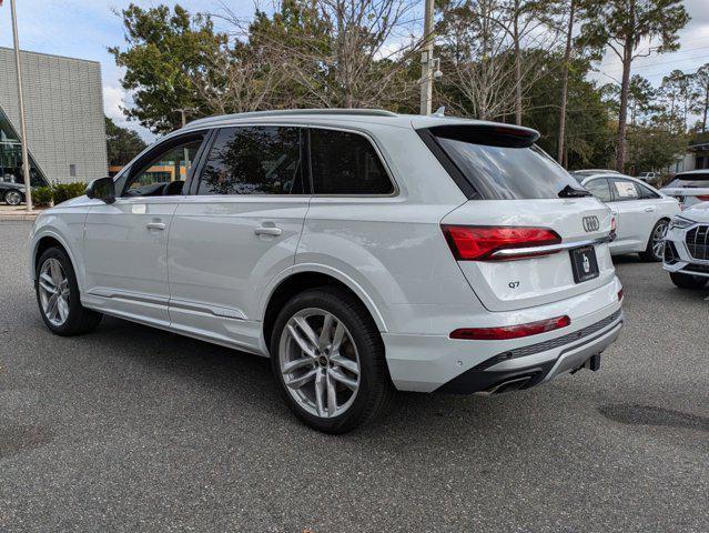 new 2025 Audi Q7 car, priced at $76,730