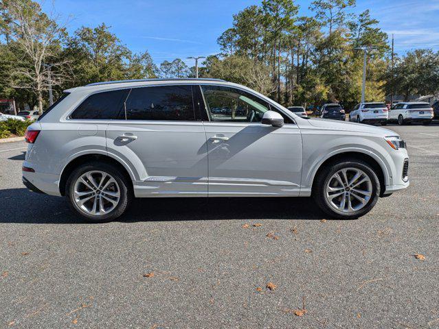 new 2025 Audi Q7 car, priced at $65,600