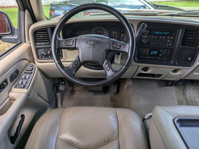 used 2006 Chevrolet Avalanche car, priced at $8,991