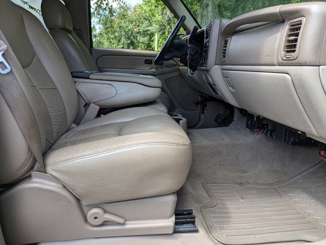 used 2006 Chevrolet Avalanche car, priced at $8,991