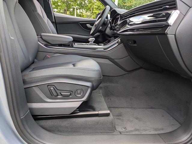 new 2025 Audi Q7 car, priced at $77,305