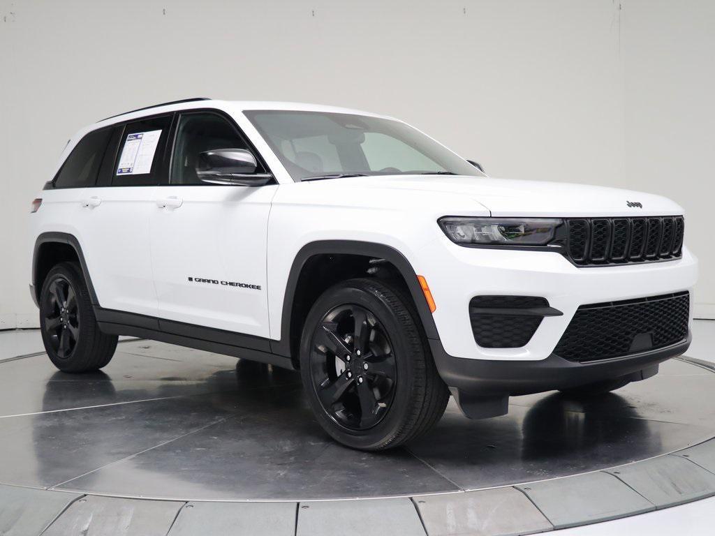 used 2022 Jeep Grand Cherokee car, priced at $28,824
