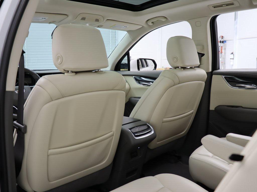 used 2022 Cadillac XT6 car, priced at $35,921