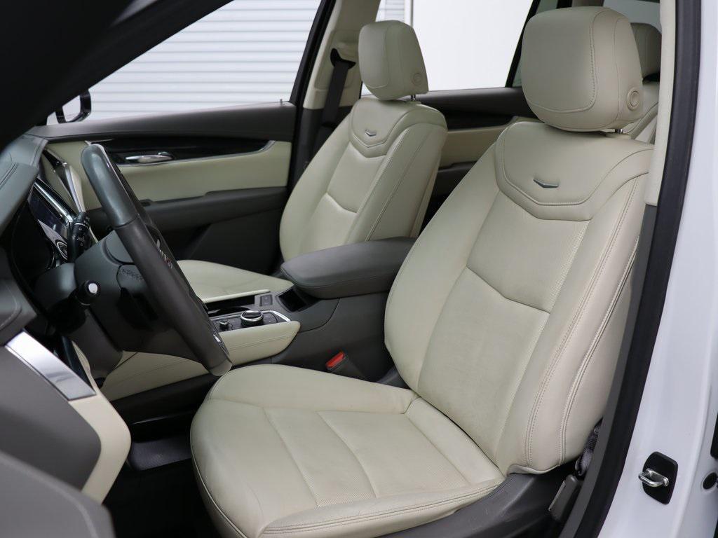 used 2022 Cadillac XT6 car, priced at $35,921