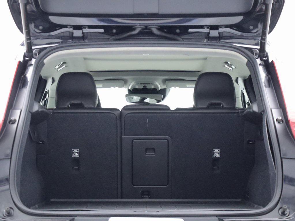 used 2021 Volvo XC40 car, priced at $22,967