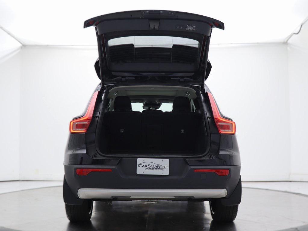 used 2021 Volvo XC40 car, priced at $22,967