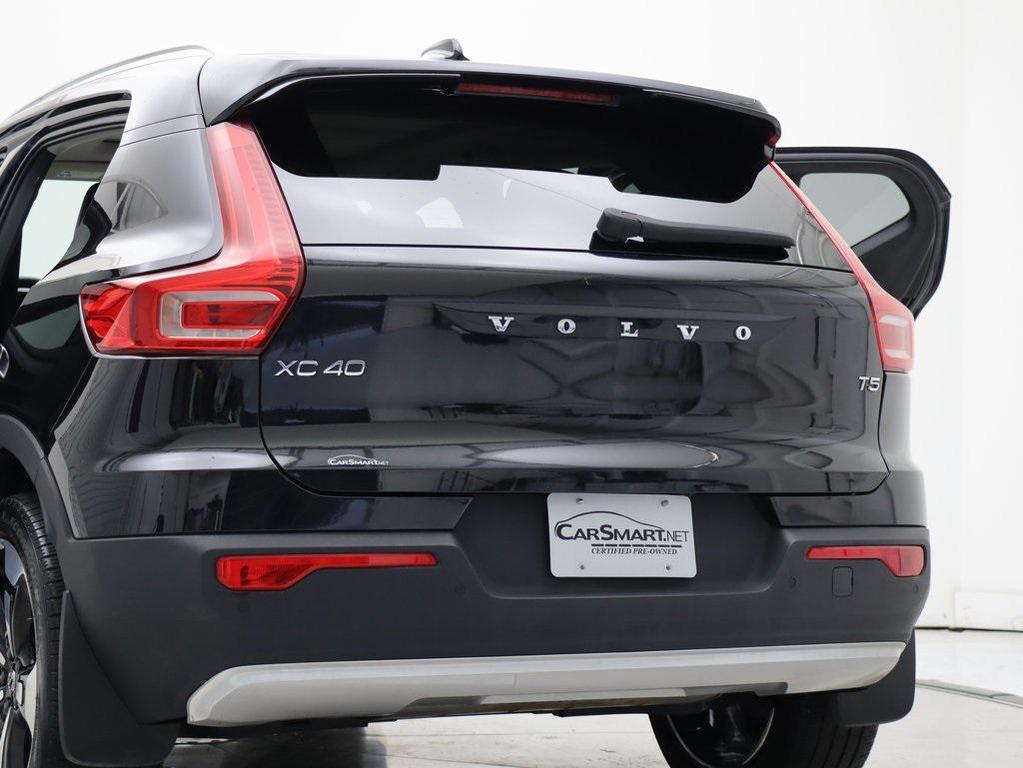 used 2021 Volvo XC40 car, priced at $22,967