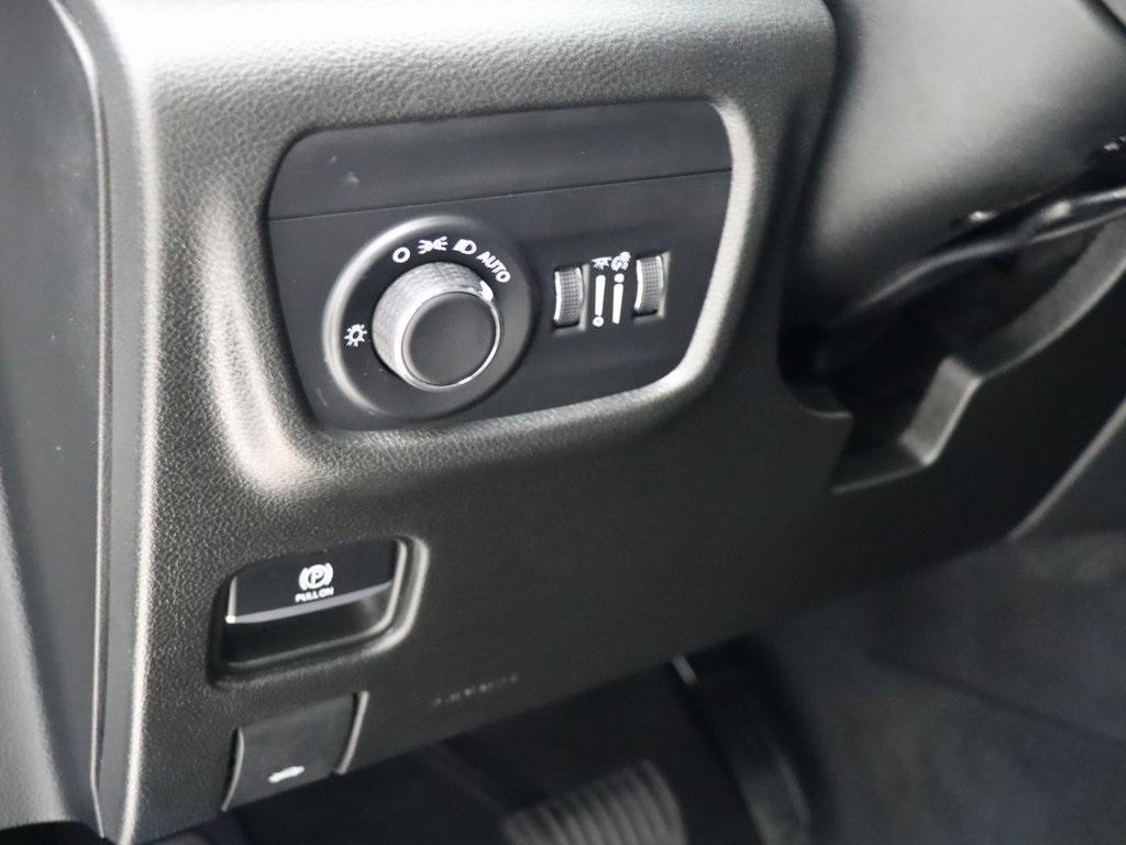 used 2022 Jeep Grand Cherokee car, priced at $28,997