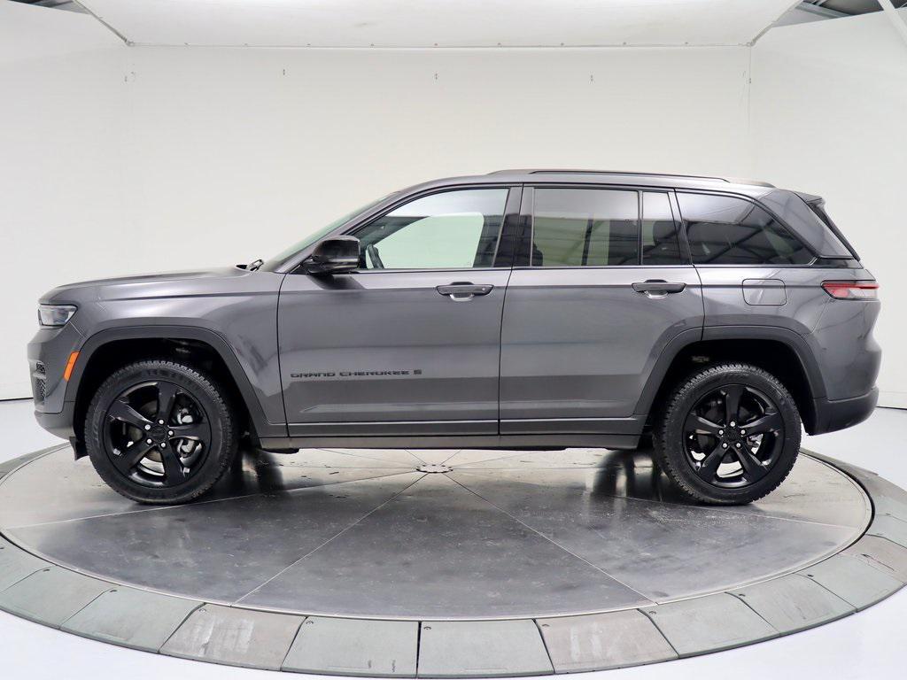 used 2022 Jeep Grand Cherokee car, priced at $28,997