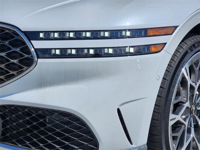 new 2025 Genesis G90 car, priced at $97,105