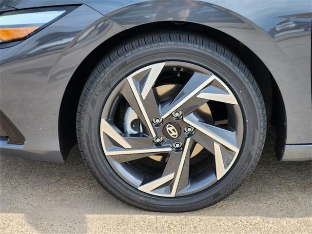 new 2025 Hyundai Elantra car, priced at $26,945